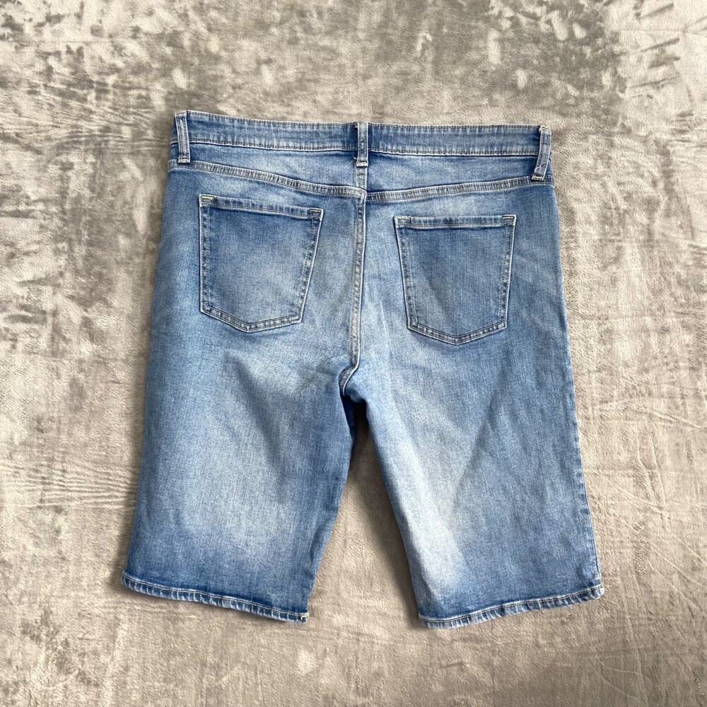 Gap Bermuda Denim Shorts‎ Men's Size 31 Blue Jorts Distressed Longer 11" - Picture 2 of 9